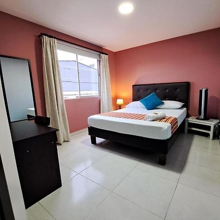 Hotel 9-25 Pereira Kültér fotó